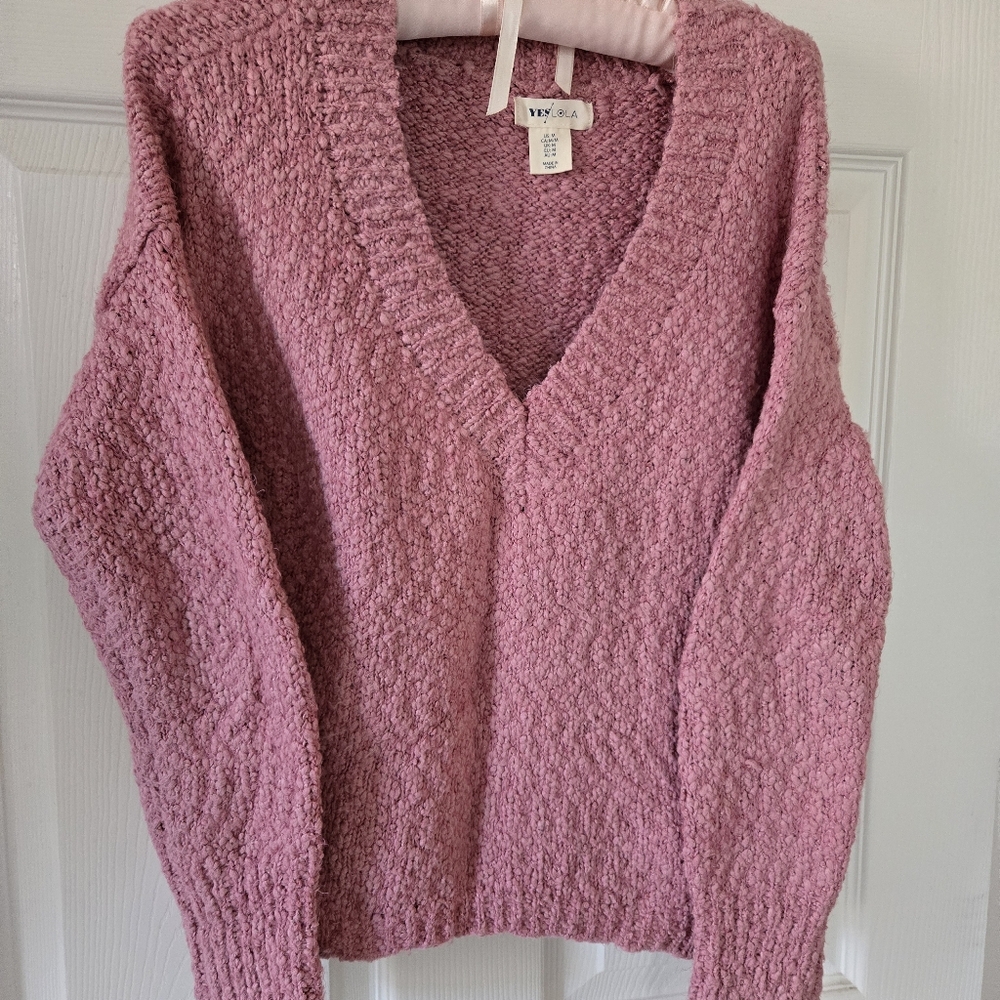 Cool softness Mauve color sweater M